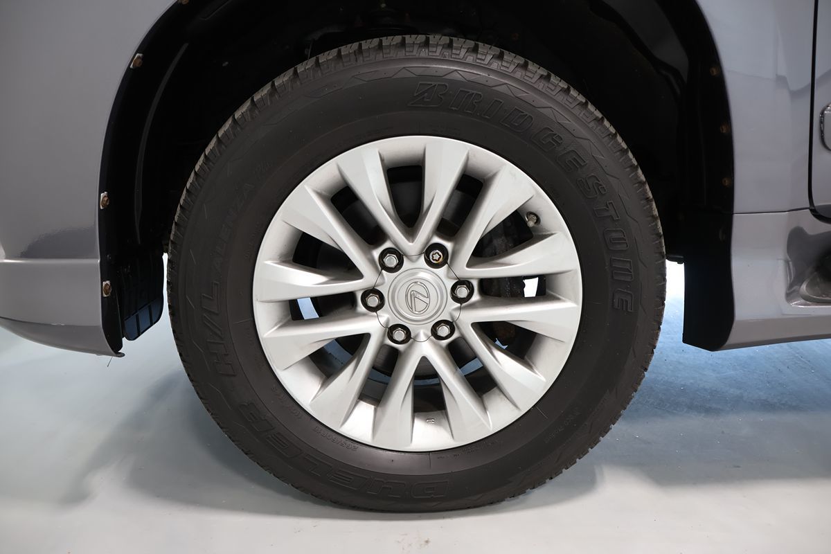 Photo 21 of this Lexus GX 460
