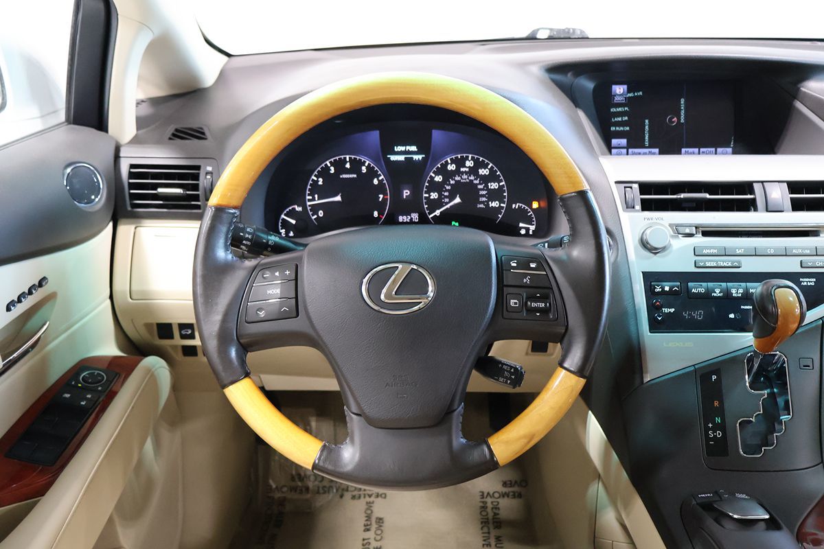 Photo 9 of this Lexus RX 350
