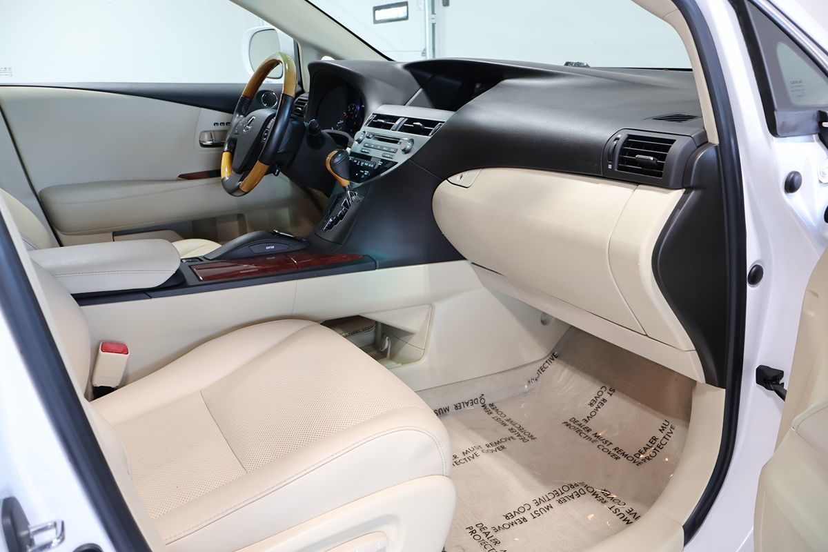 Photo 19 of this Lexus RX 350