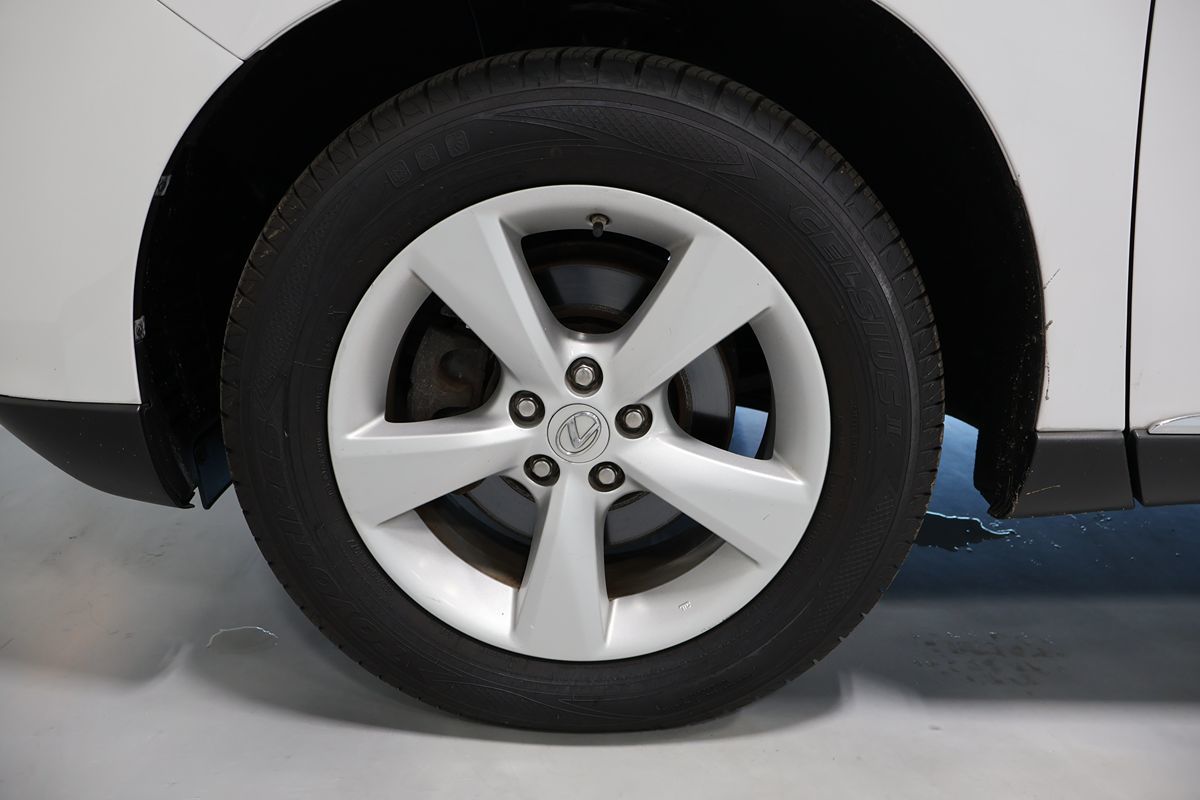 Photo 21 of this Lexus RX 350