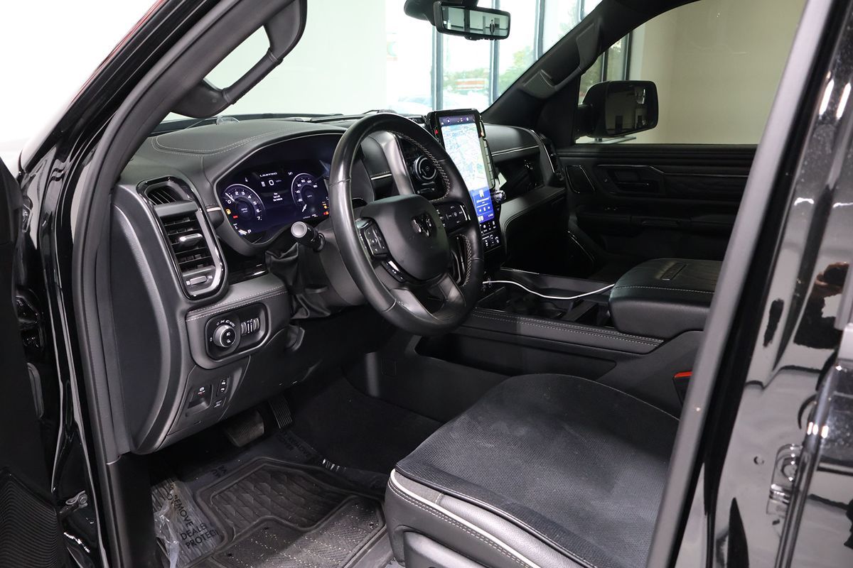 Photo 7 of this Ram 1500