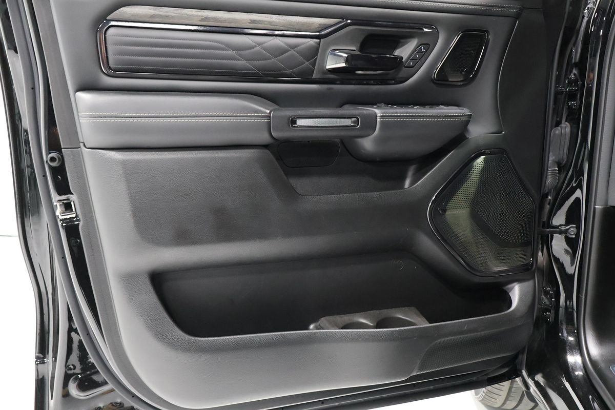 Photo 6 of this Ram 1500