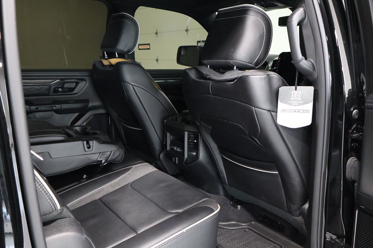 Photo 15 of this Ram 1500