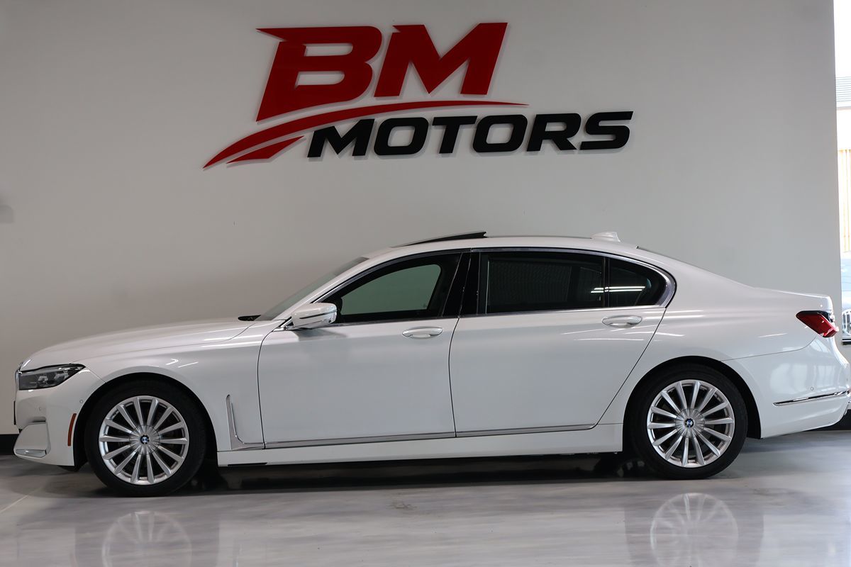 Photo 3 of this BMW 7 Series
