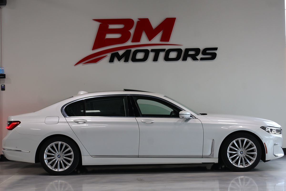 Photo 4 of this BMW 7 Series