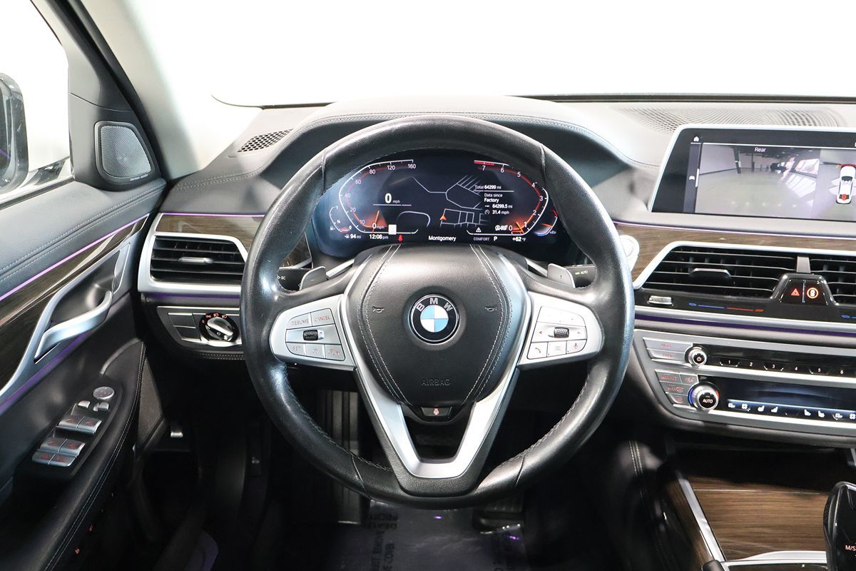 Photo 9 of this BMW 7 Series