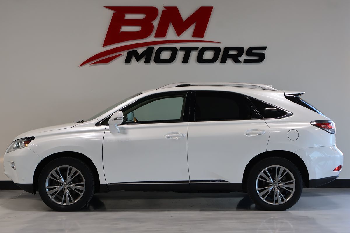 Photo 3 of this Lexus RX 450h