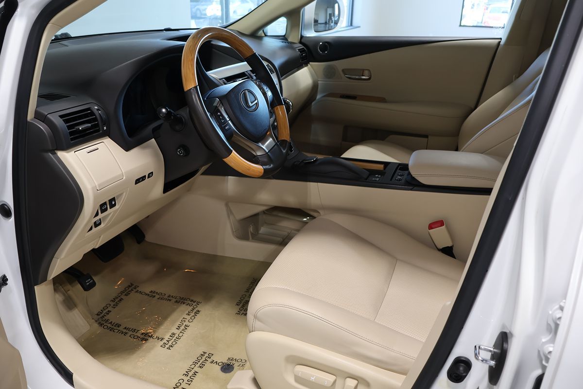 Photo 7 of this Lexus RX 450h