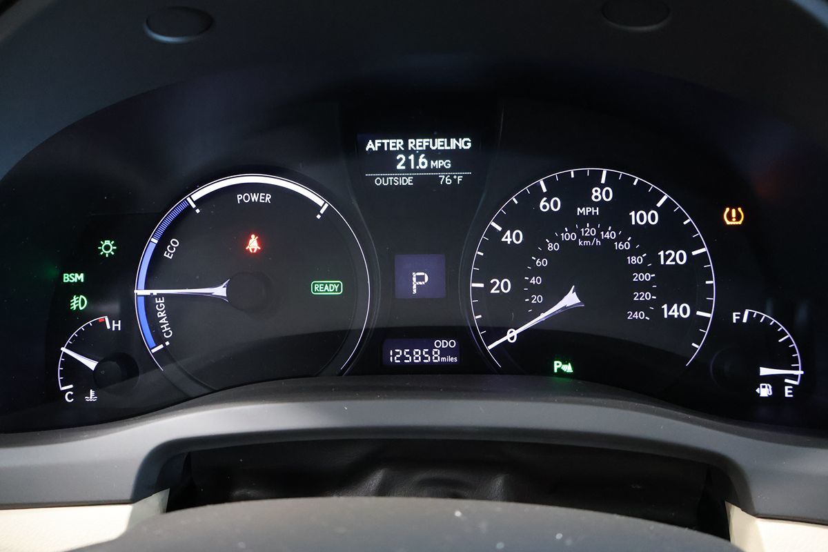 Photo 10 of this Lexus RX 450h