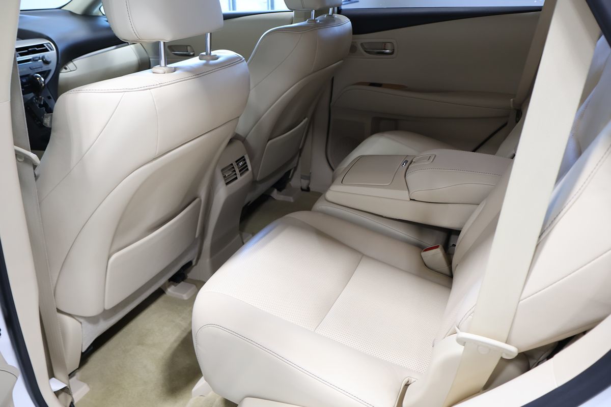 Photo 12 of this Lexus RX 450h