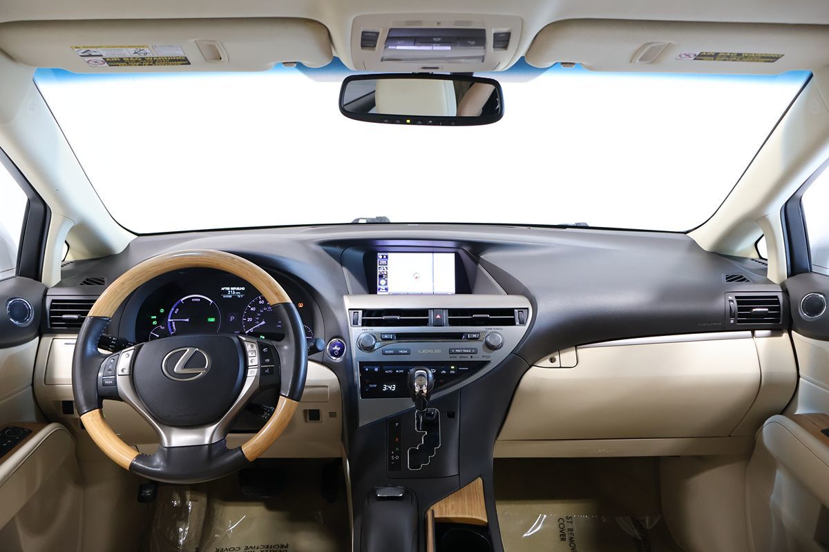 Photo 14 of this Lexus RX 450h