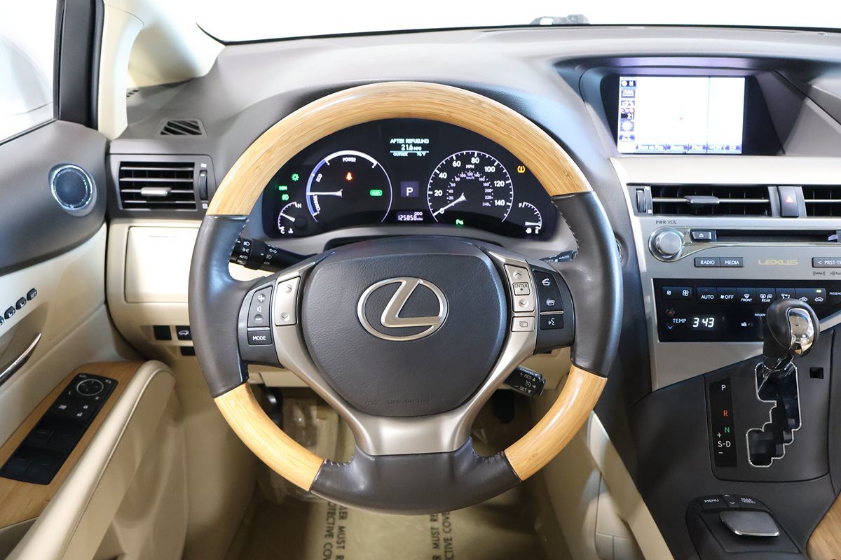 Photo 9 of this Lexus RX 450h