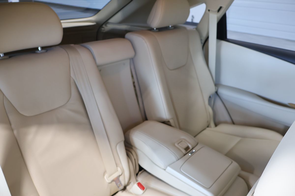 Photo 16 of this Lexus RX 450h