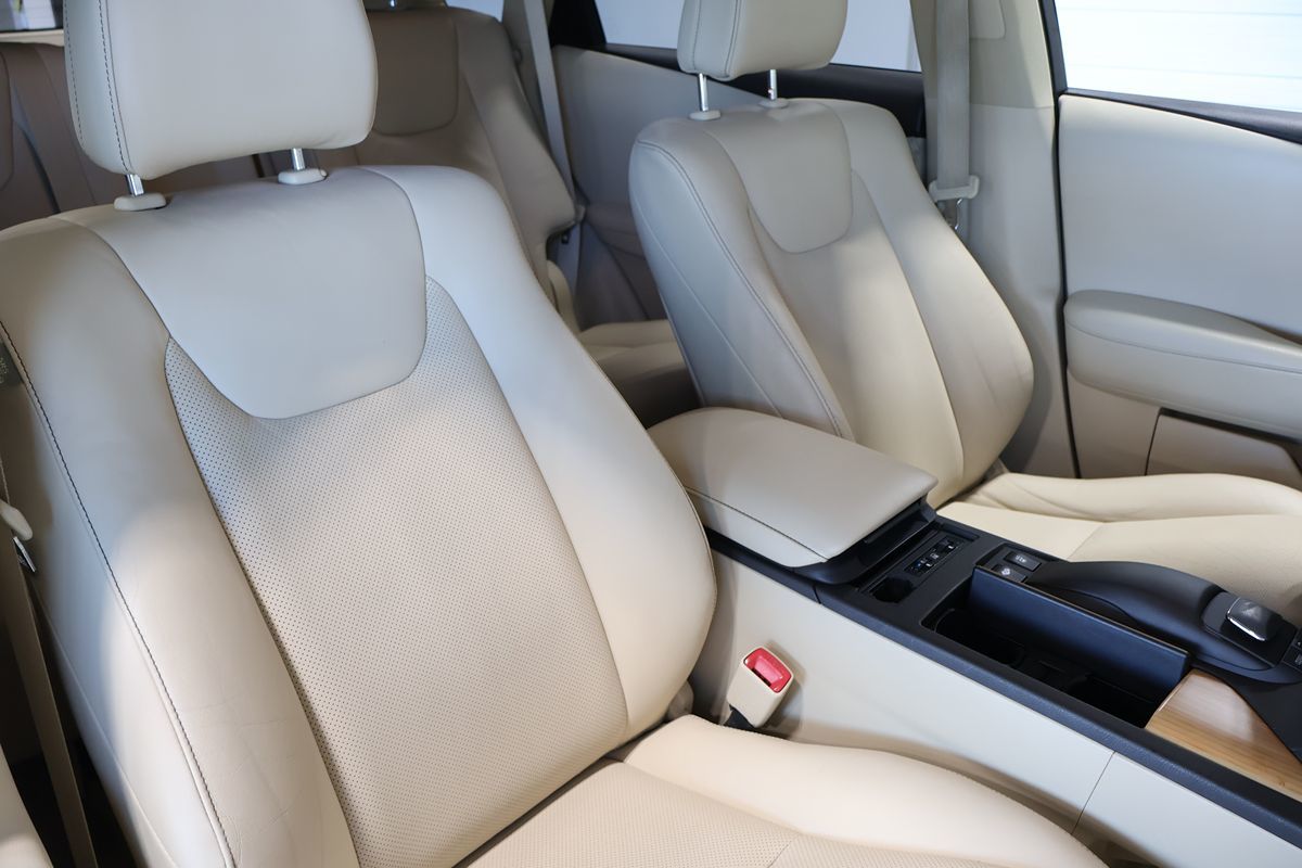 Photo 19 of this Lexus RX 450h