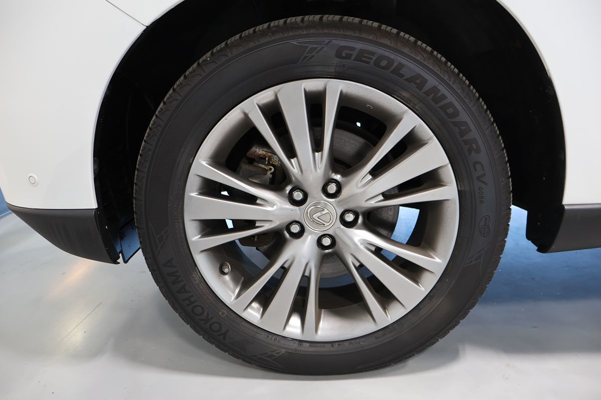 Photo 20 of this Lexus RX 450h