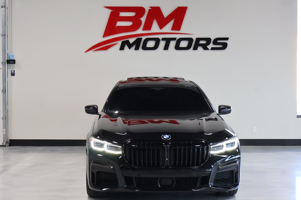 Photo 2 of this BMW 7 Series