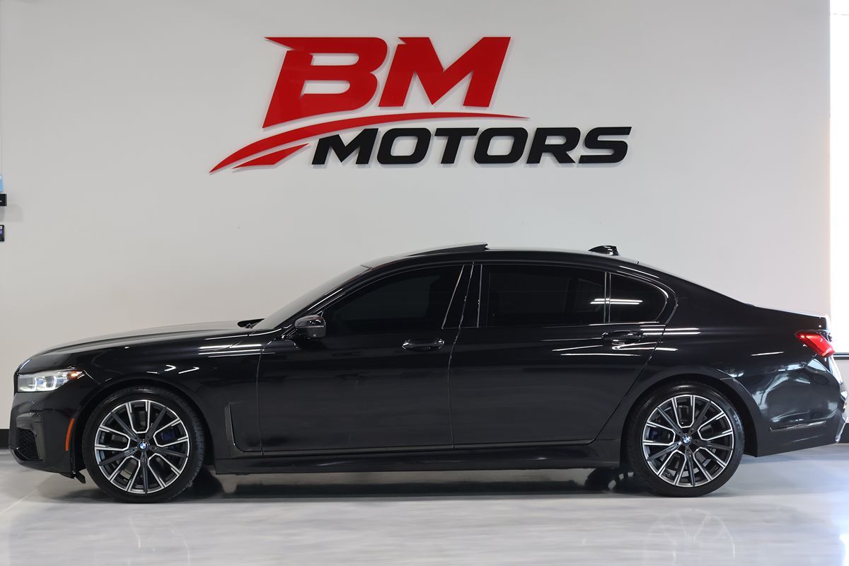 Photo 3 of this BMW 7 Series