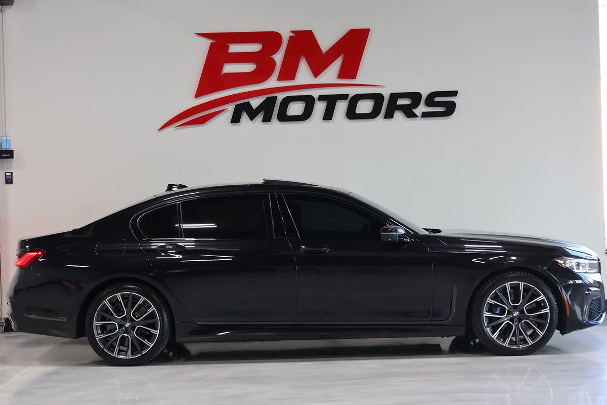 Photo 4 of this BMW 7 Series