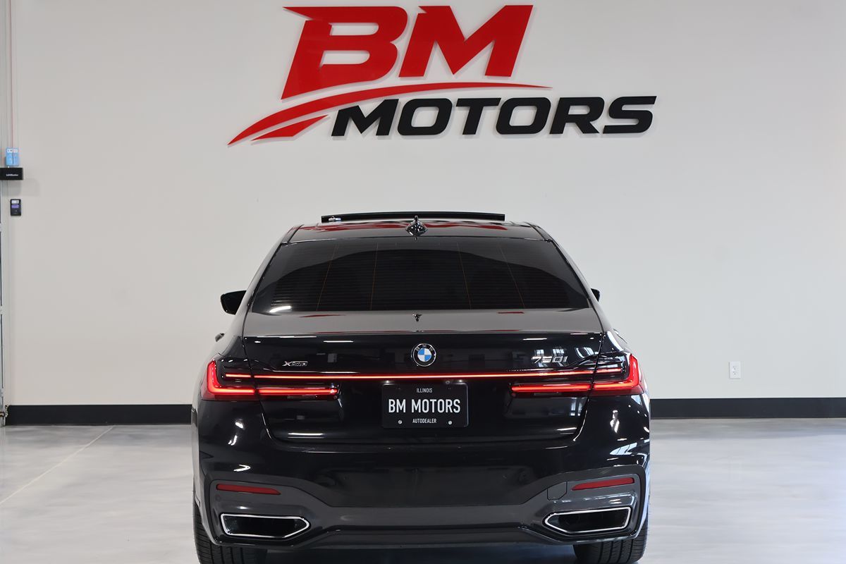Photo 5 of this BMW 7 Series