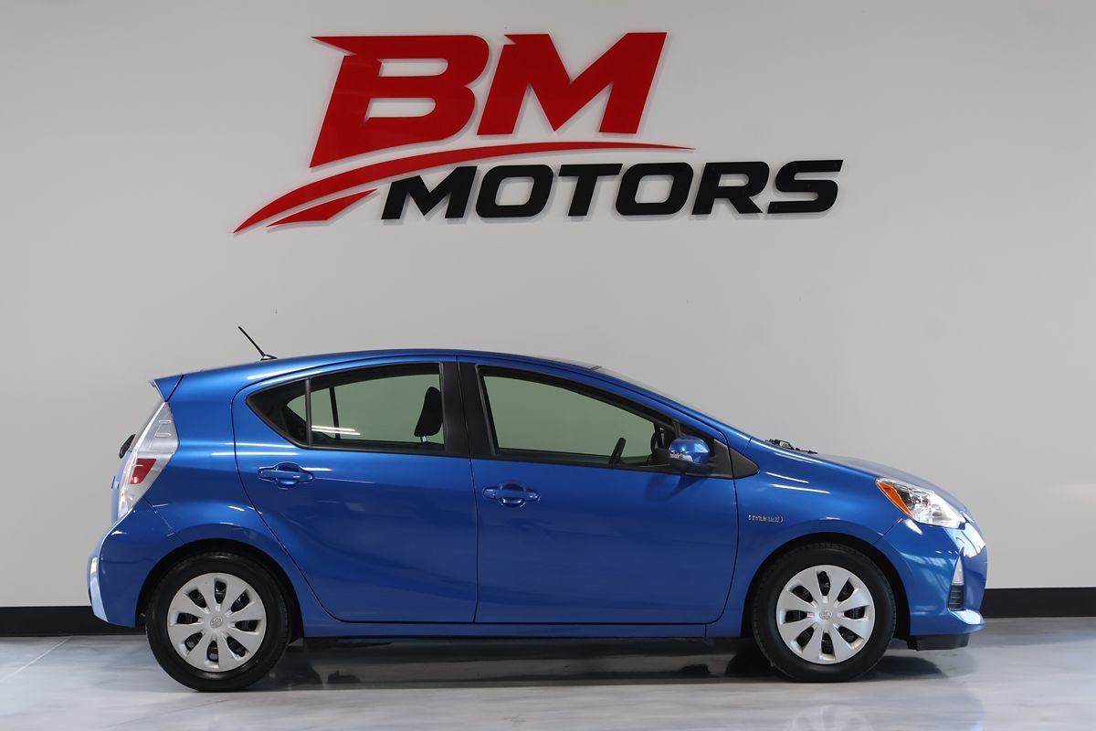 Photo 4 of this Toyota Prius c