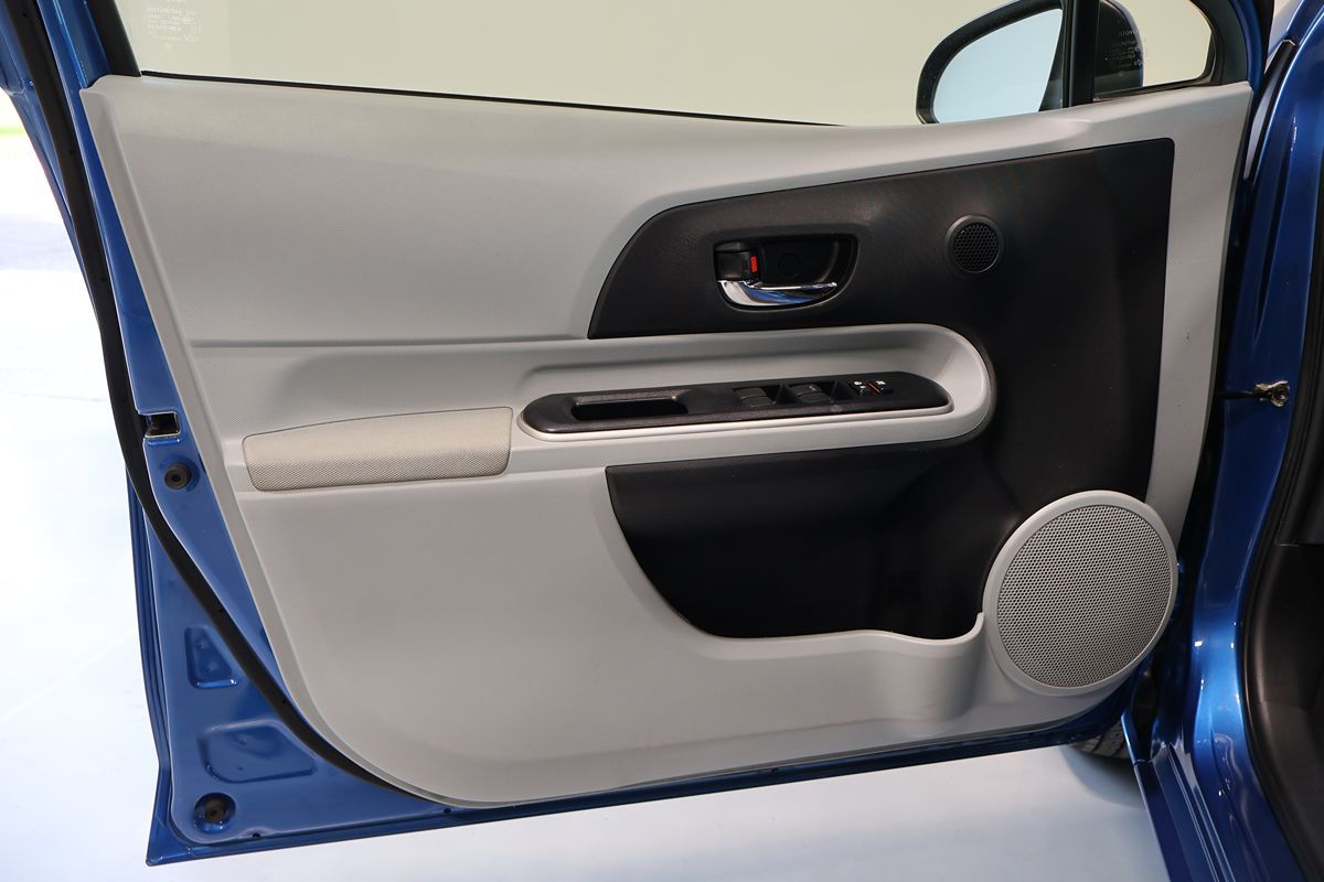 Photo 6 of this Toyota Prius c