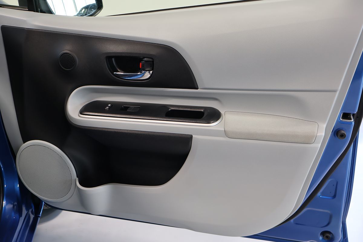 Photo 18 of this Toyota Prius c