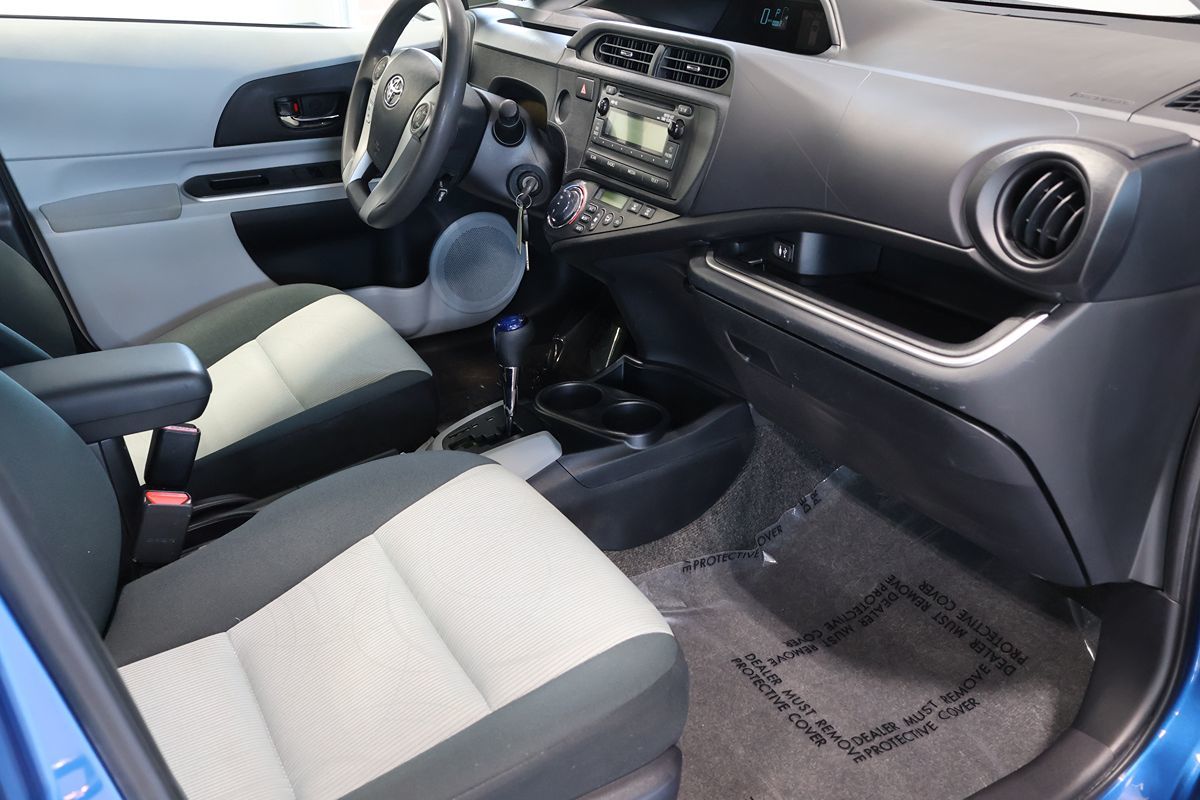 Photo 19 of this Toyota Prius c