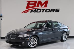 View 2013 BMW 5 Series