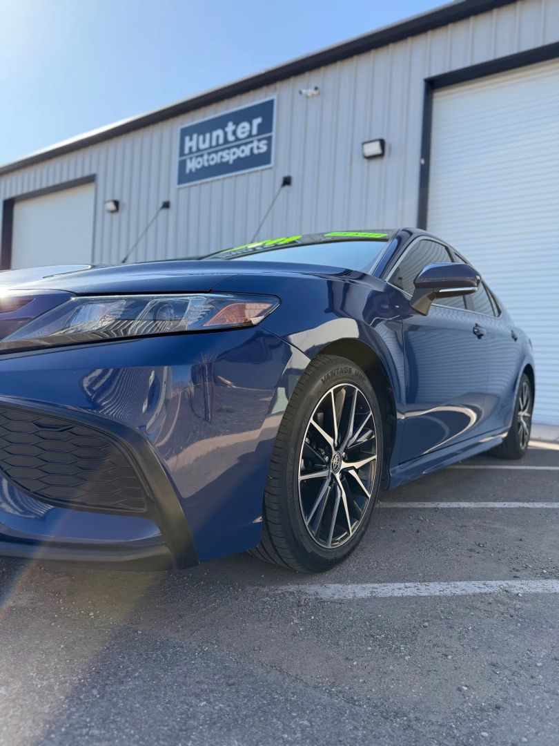 2023 Toyota Camry SE - Photo 2