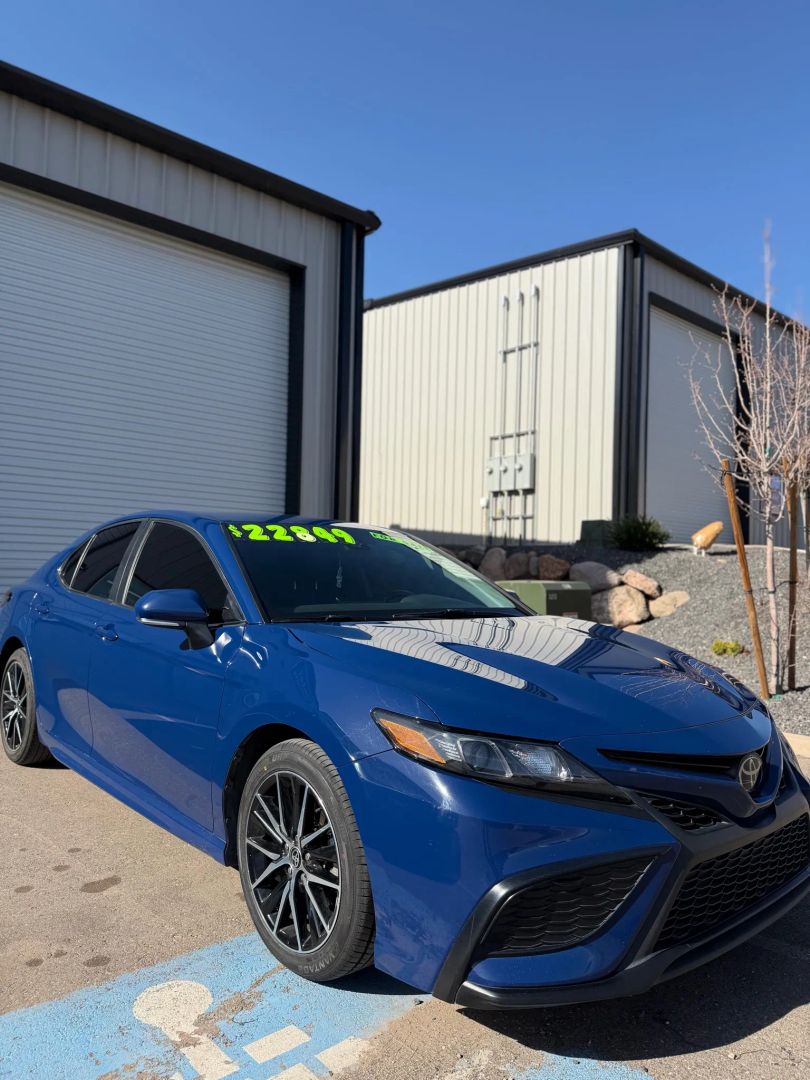 2023 Toyota Camry SE - Photo 9