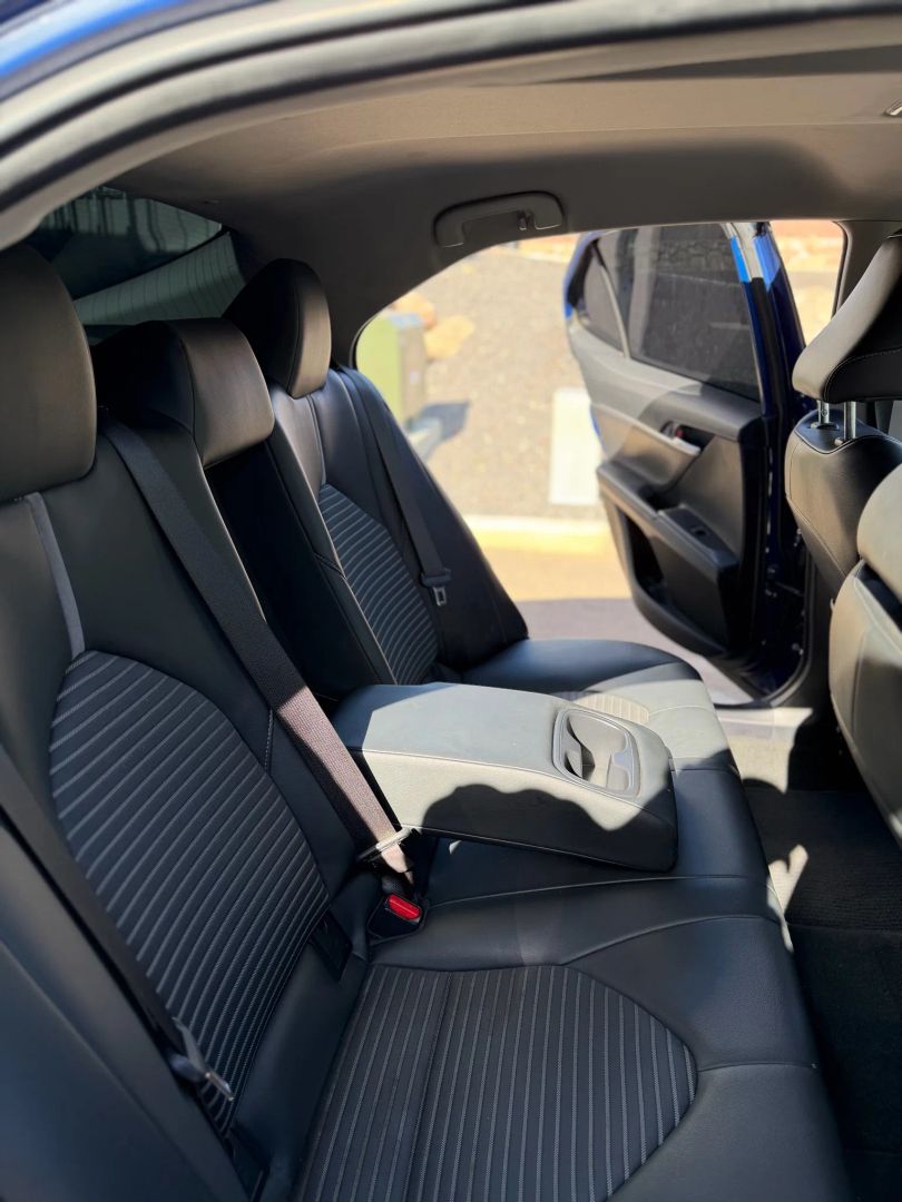 2023 Toyota Camry SE - Photo 18