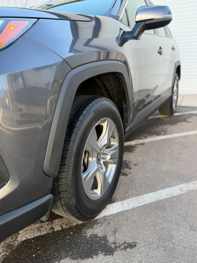 2024 Toyota RAV4 XLE - Photo 3