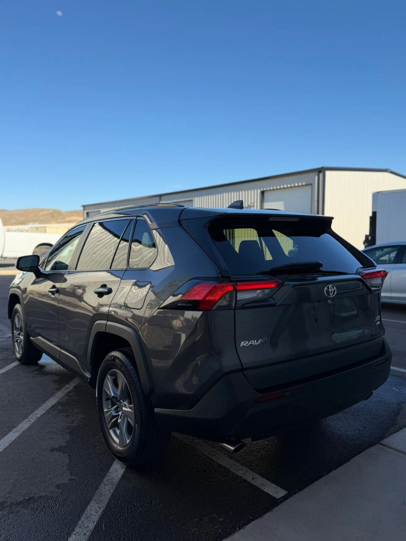 2024 Toyota RAV4 XLE - Photo 9