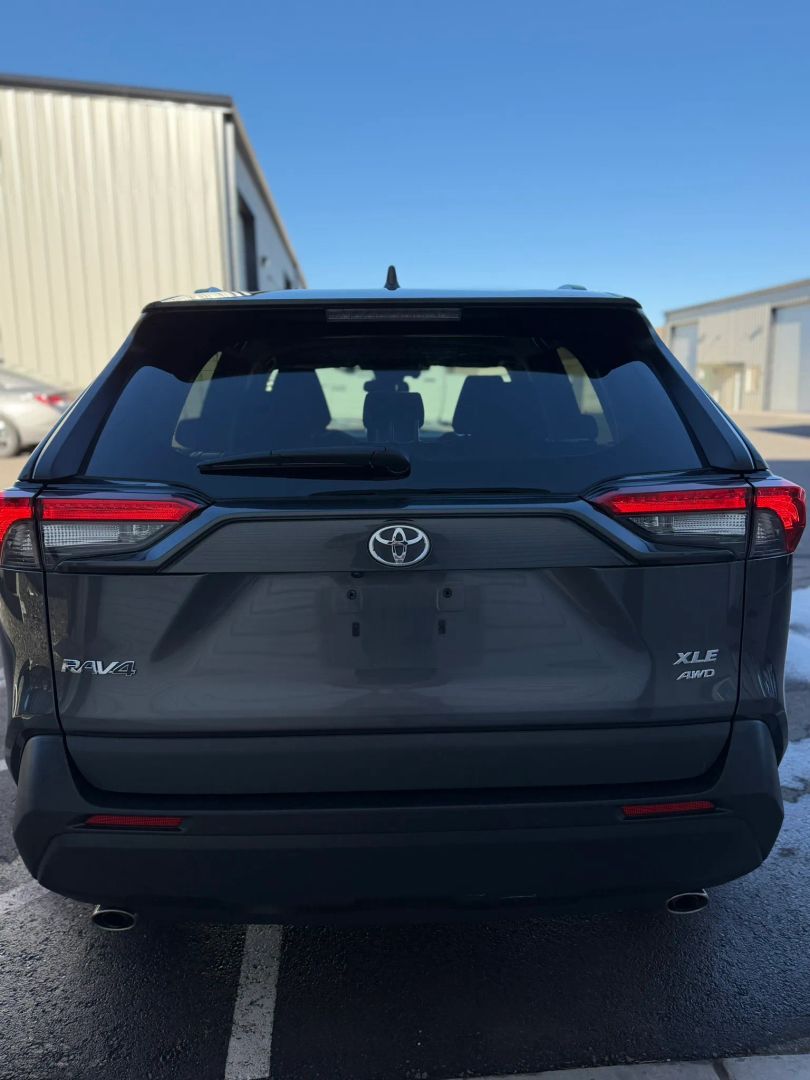 2024 Toyota RAV4 XLE - Photo 10