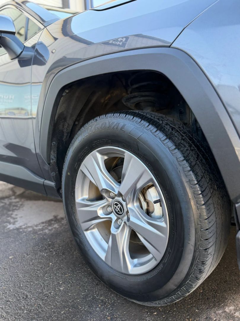2024 Toyota RAV4 XLE - Photo 16