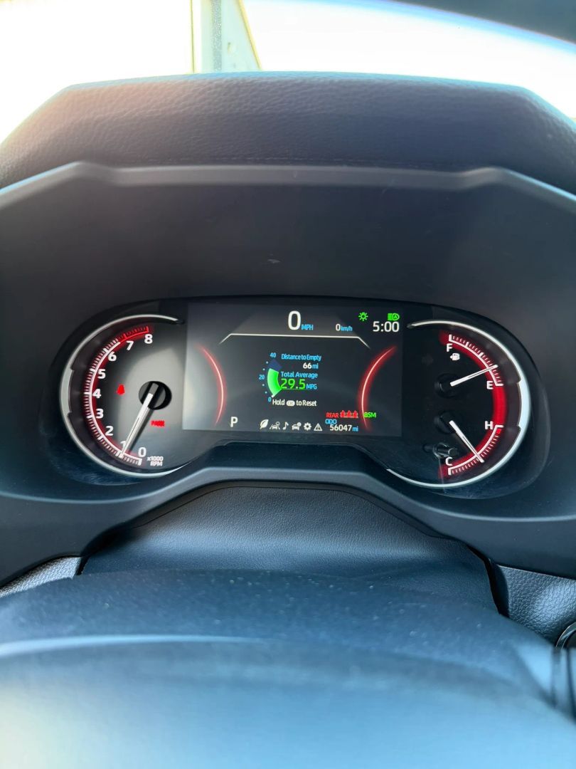 2024 Toyota RAV4 XLE - Photo 24