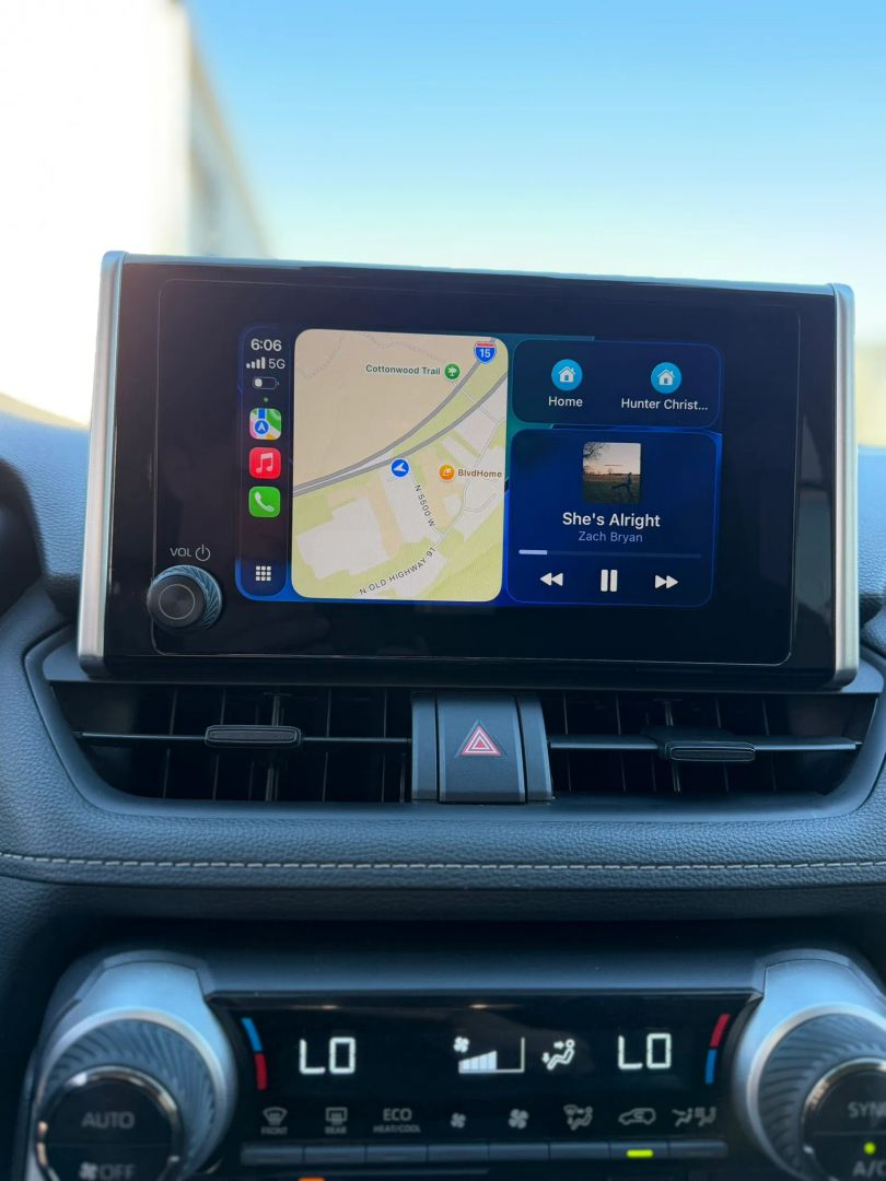 2024 Toyota RAV4 XLE - Photo 28