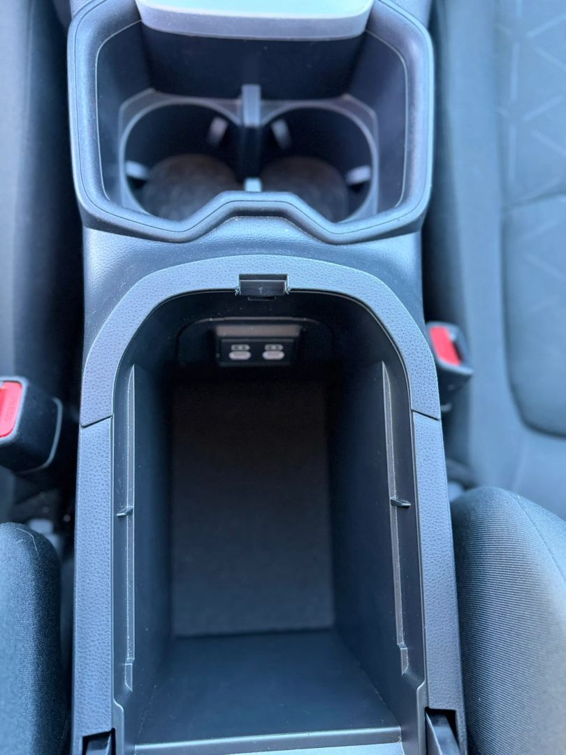 2024 Toyota RAV4 XLE - Photo 30