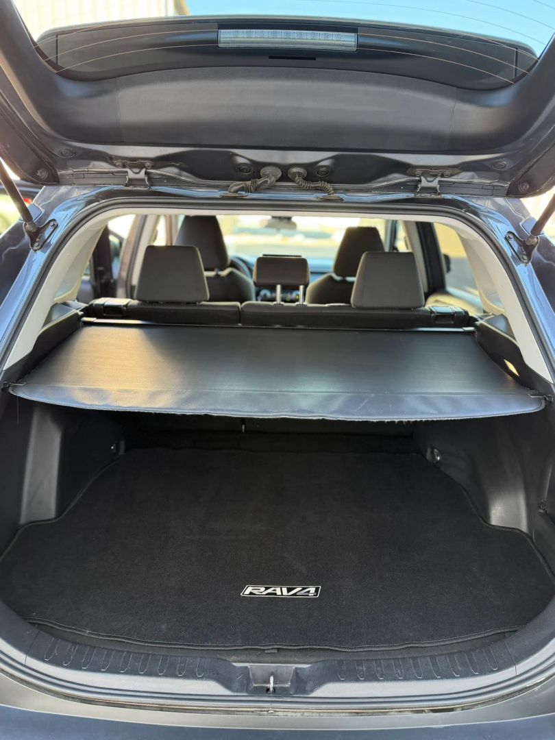 2024 Toyota RAV4 XLE - Photo 37