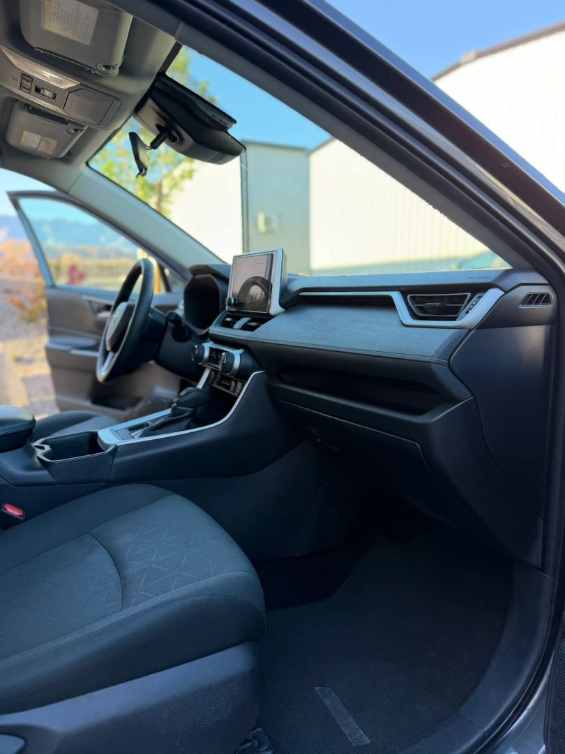 2024 Toyota RAV4 XLE - Photo 44