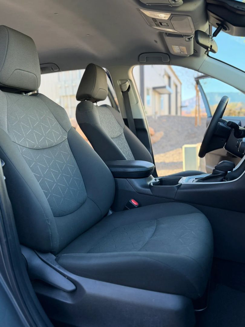 2024 Toyota RAV4 XLE - Photo 45