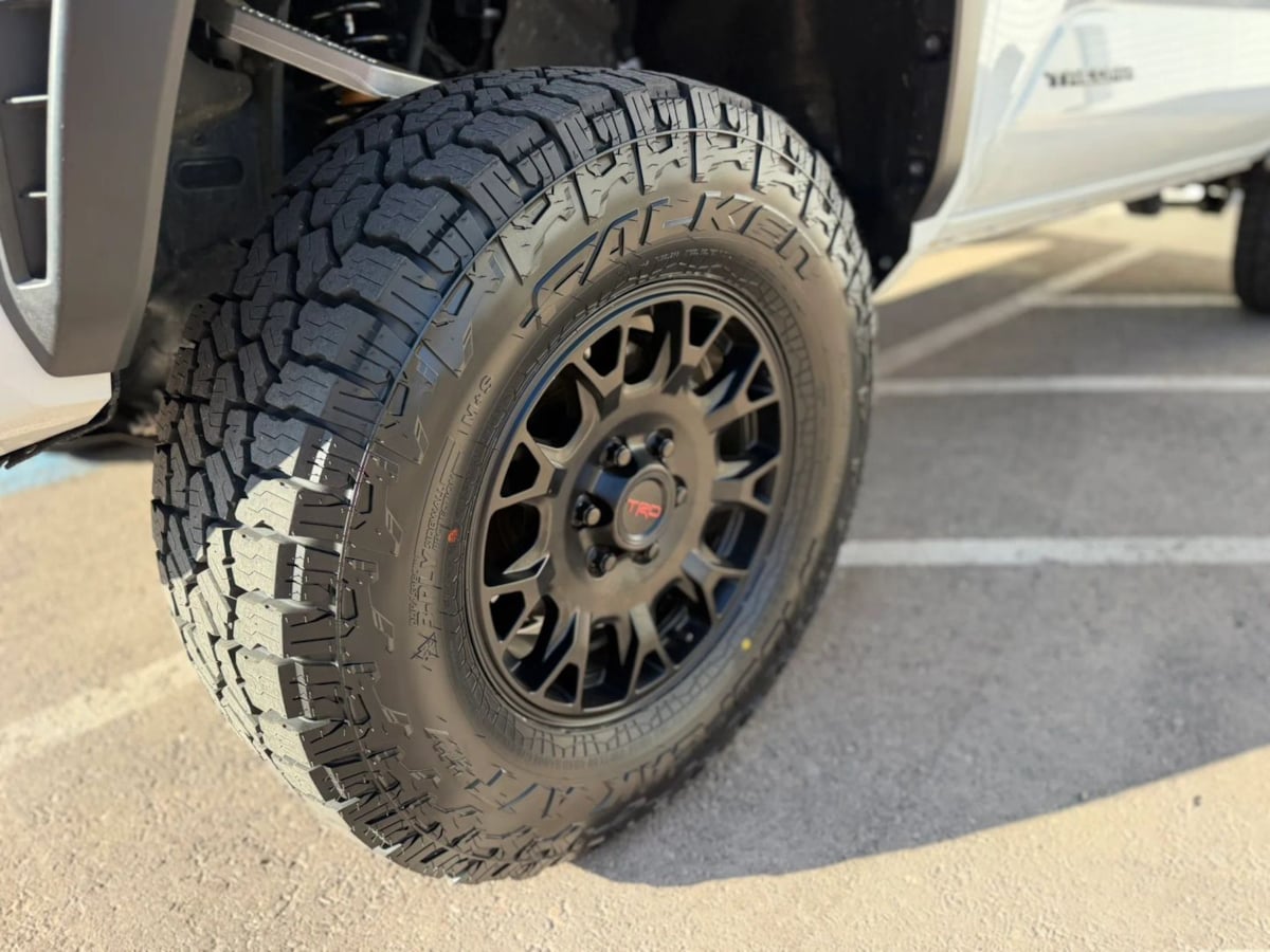2024 Toyota Tacoma TRD Off Road - Photo 2