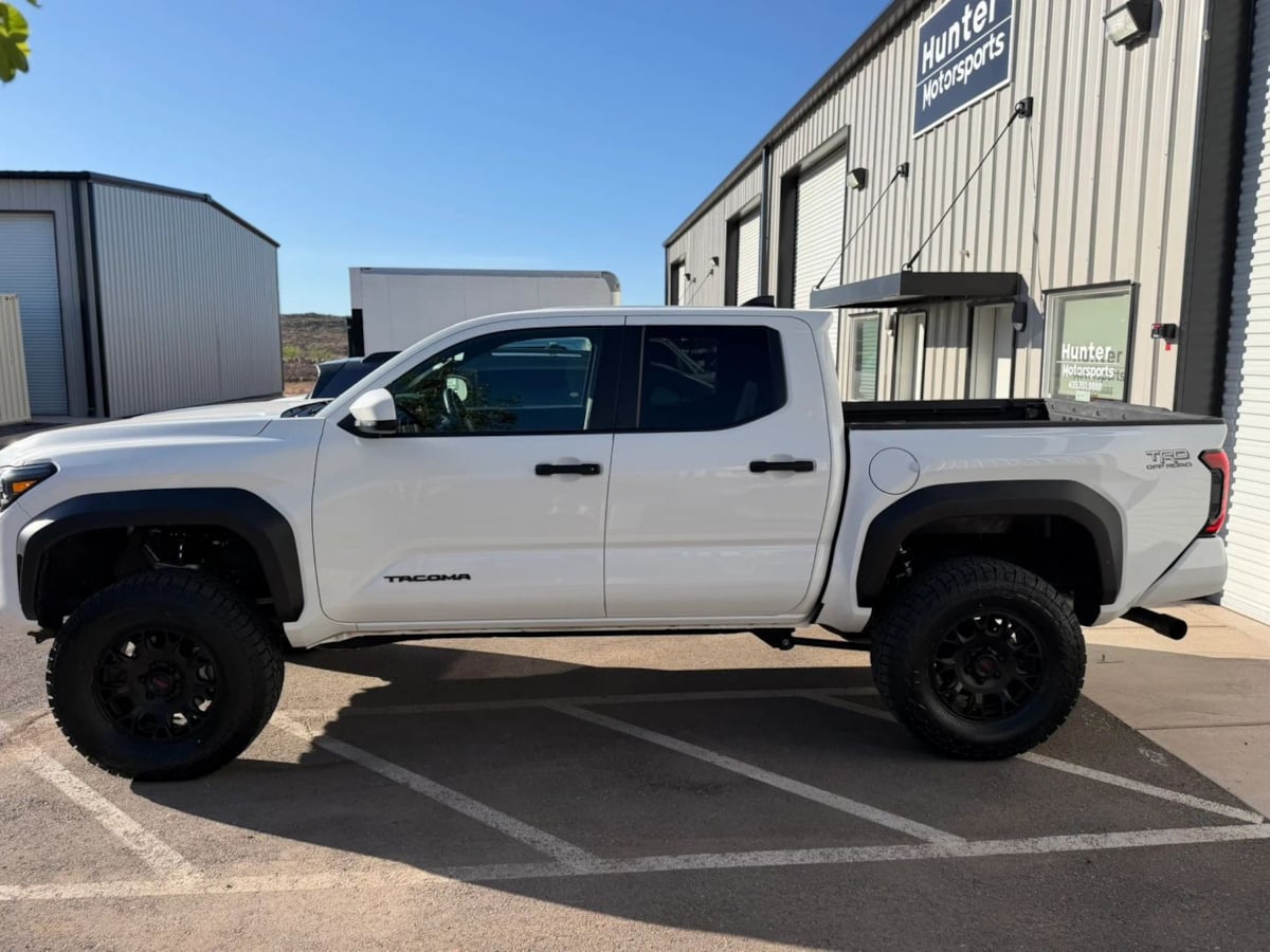 2024 Toyota Tacoma TRD Off Road - Photo 3