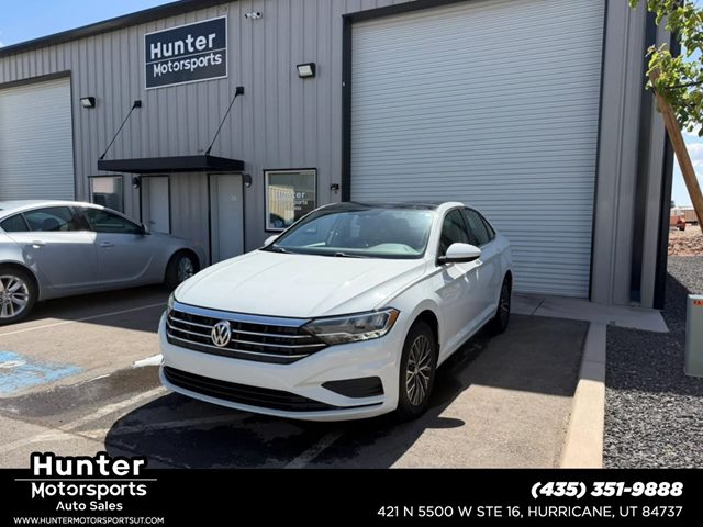 Pure White 2019 Volkswagen Jetta SE FWD Sedan Front-Wheel Drive Automatic