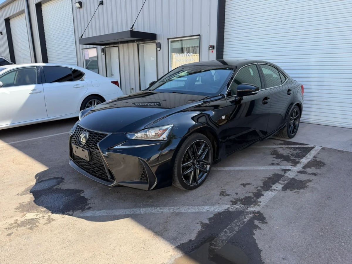 2017 Lexus IS 200t - Photo 2
