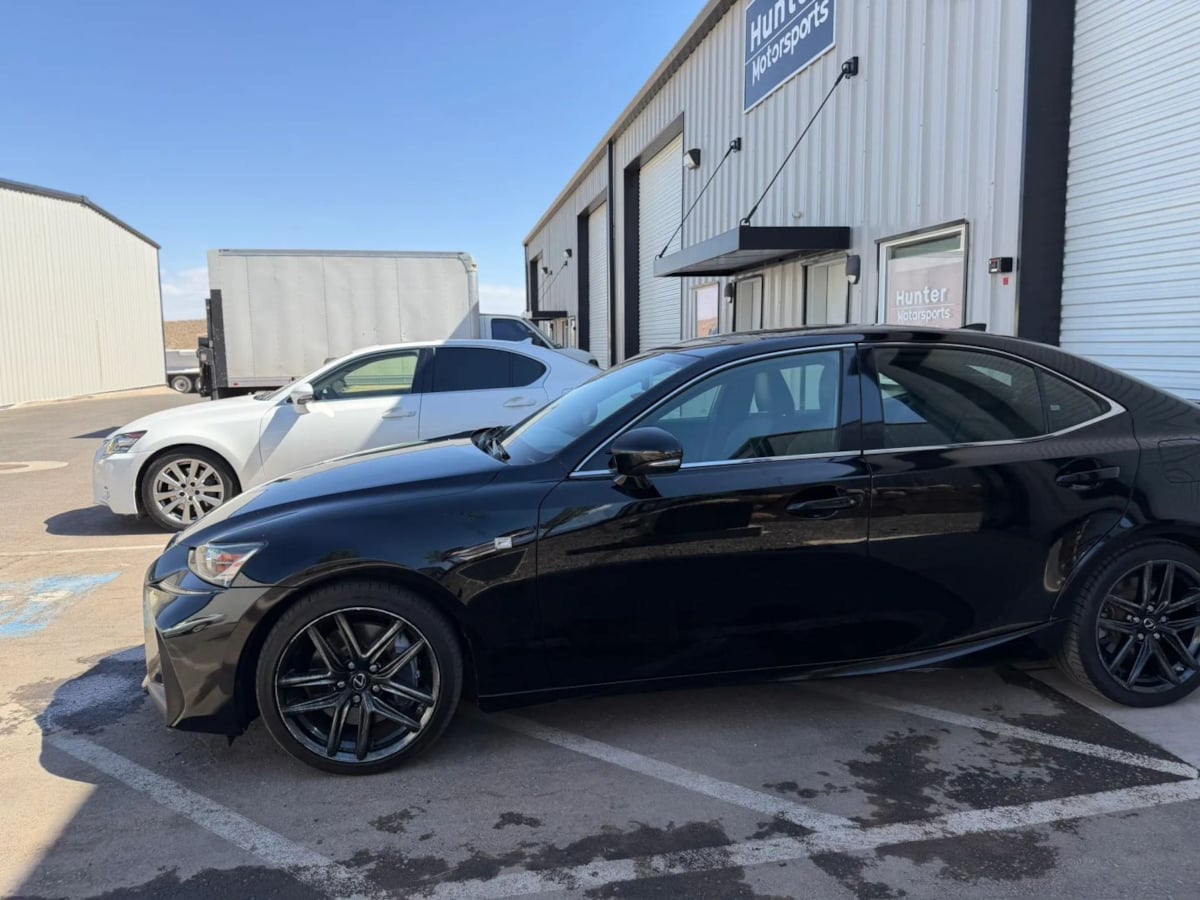 2017 Lexus IS 200t - Photo 3