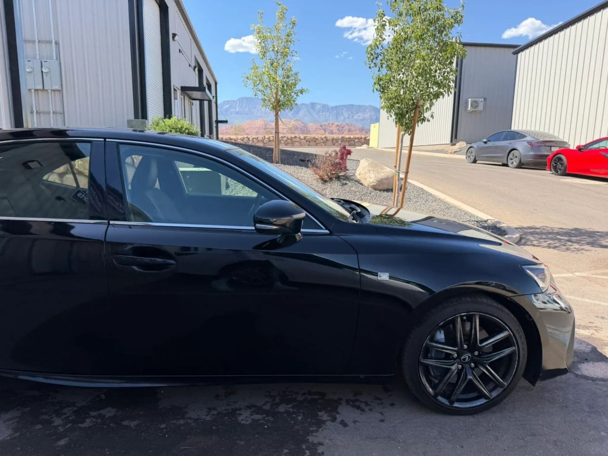 2017 Lexus IS 200t - Photo 9