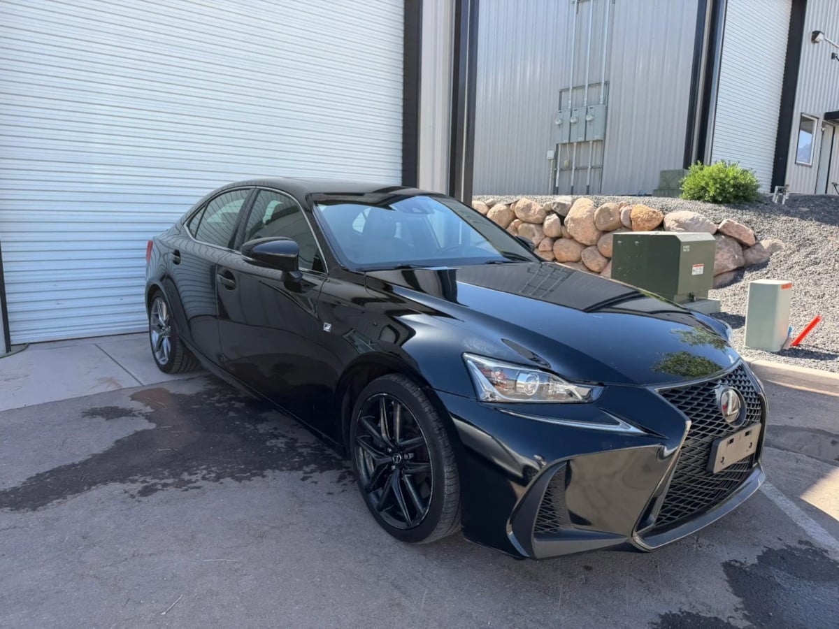 2017 Lexus IS 200t - Photo 10