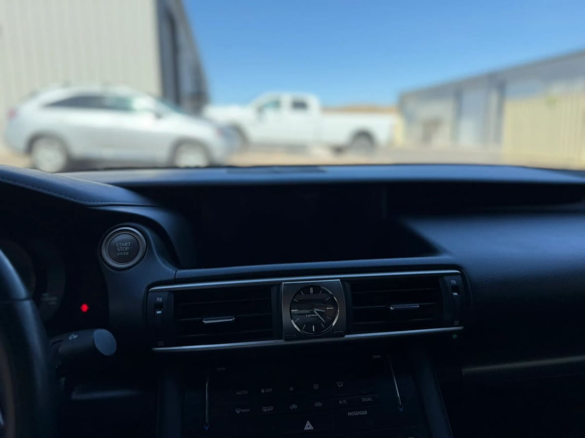 2017 Lexus IS 200t - Photo 18