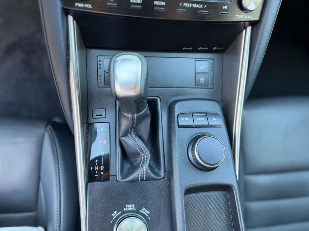 2017 Lexus IS 200t - Photo 23